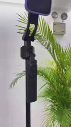 AI Face Tracking Quadrapod Gimbal With 360-Degree Rotation and 1.63m Adjustable Height